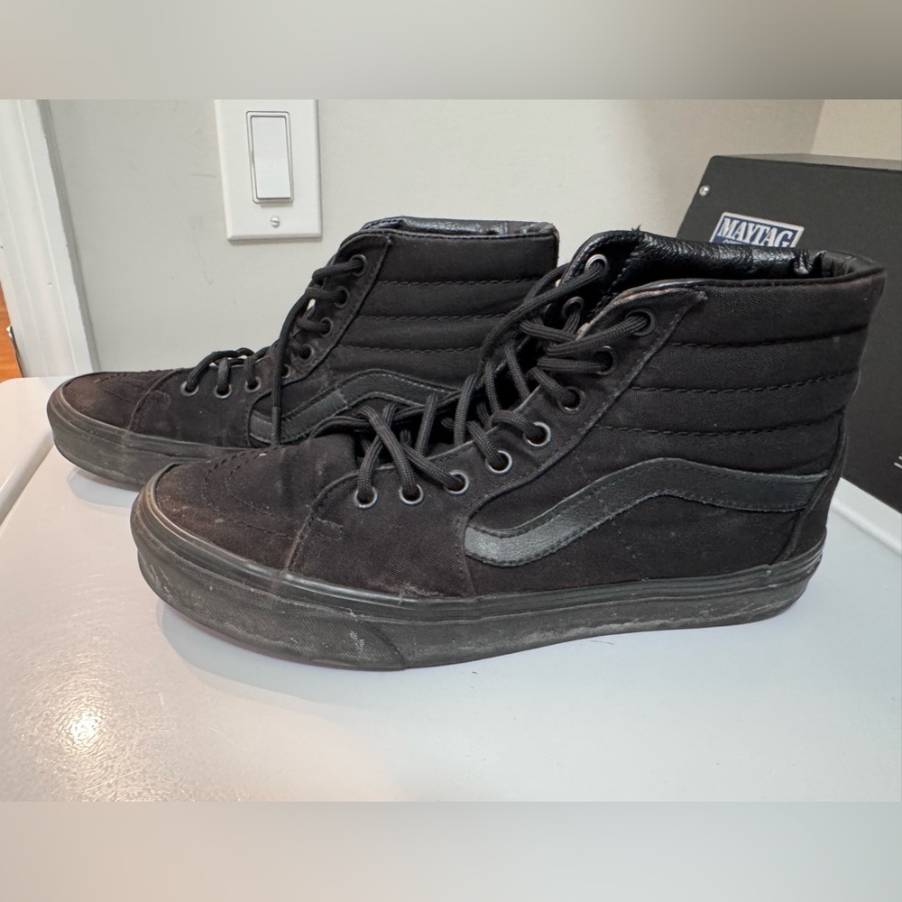 Vans SK8-black hi top sneakers.